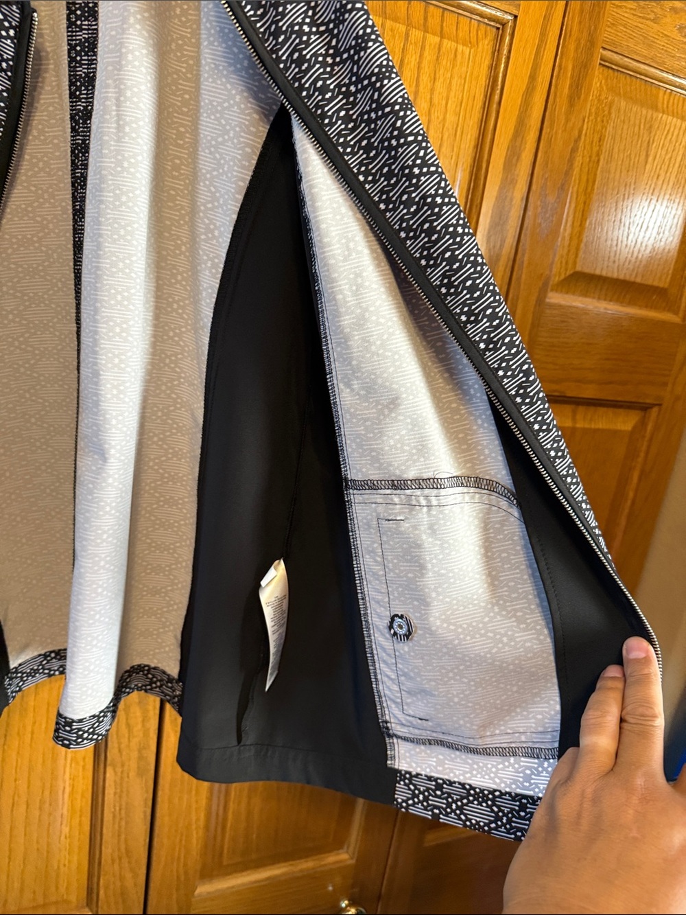 Weekends by Chico's-Black & White Patterned Pants & Sleeveless Full Zip Vest Set - Picture 9 of 14
